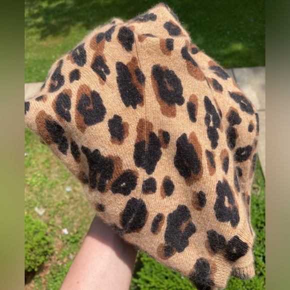 Lord & Taylor 100% Cashmere Leopard Print Sweater - Picture 14 of 16
